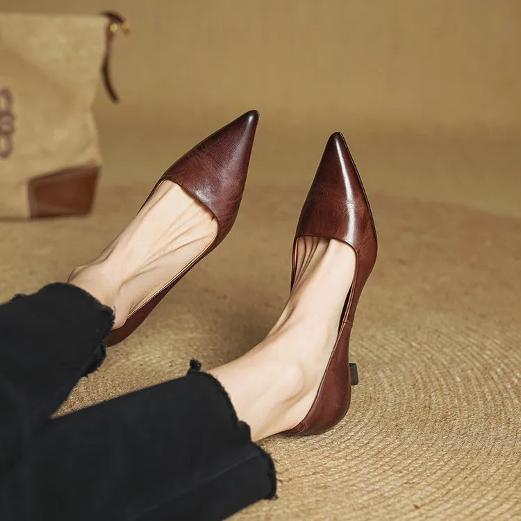 VeraElegance™ Leather Décolleté