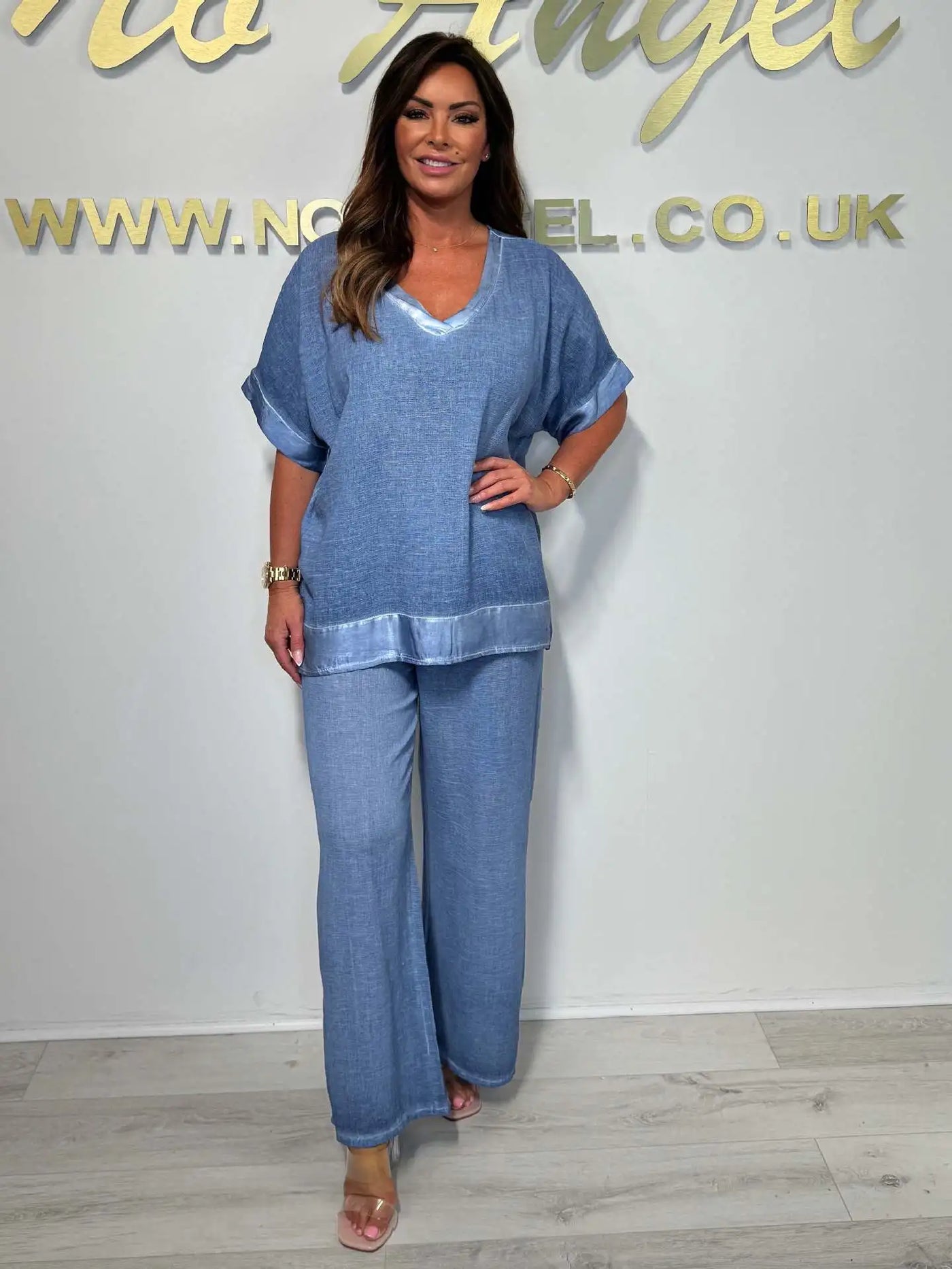 SerenaSet™ – V-Neck Top & Wide-Leg Pants